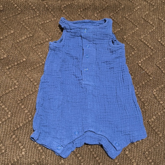 Textured onesies - Picture 1 of 1